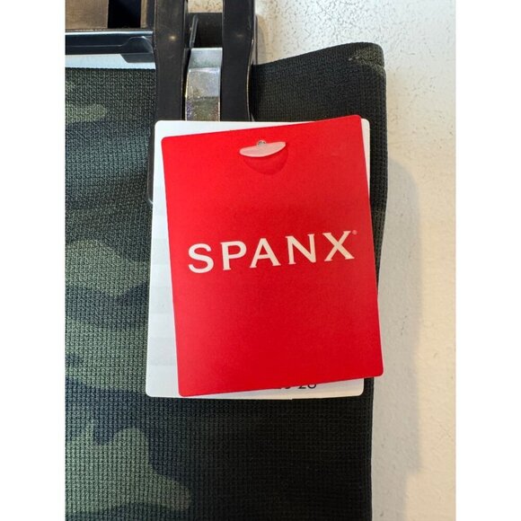 Spanx Leggings Women Medium Green Camo Look at Me Now Yoga Athletic NWT - Picture 6 of 9